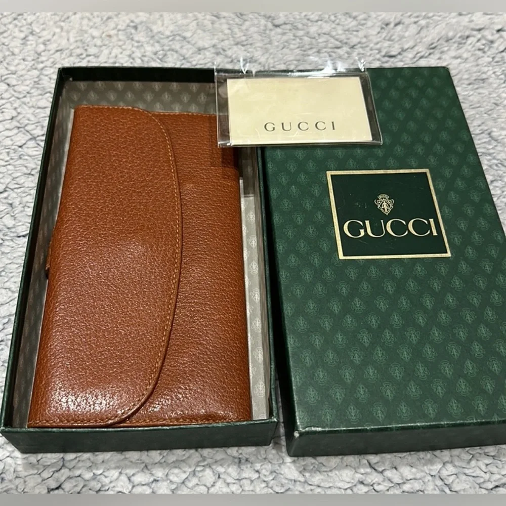Vintage Gucci wallet with checkbook holder - Picture 2 of 9